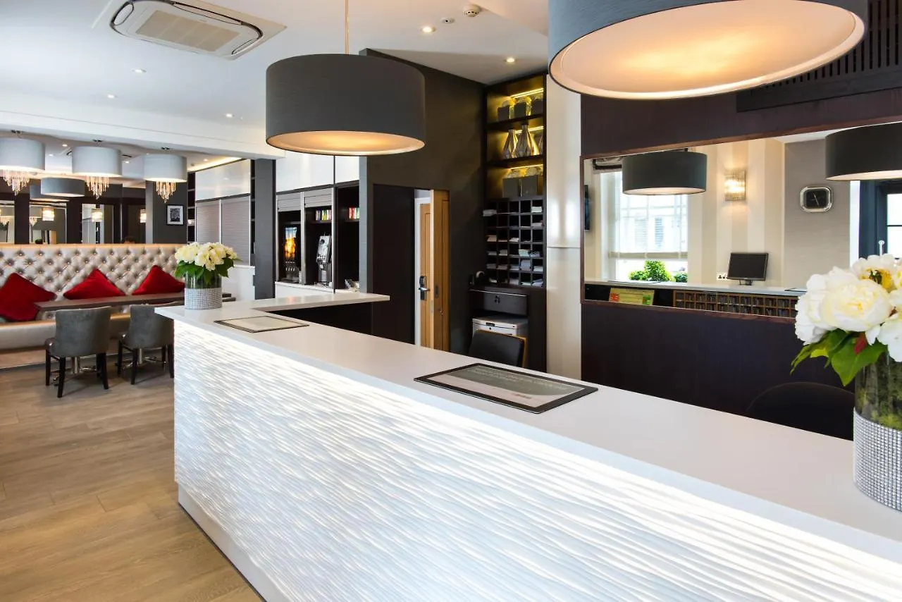 5 Best Western Hotels Near Natural History Museum Worth Booking