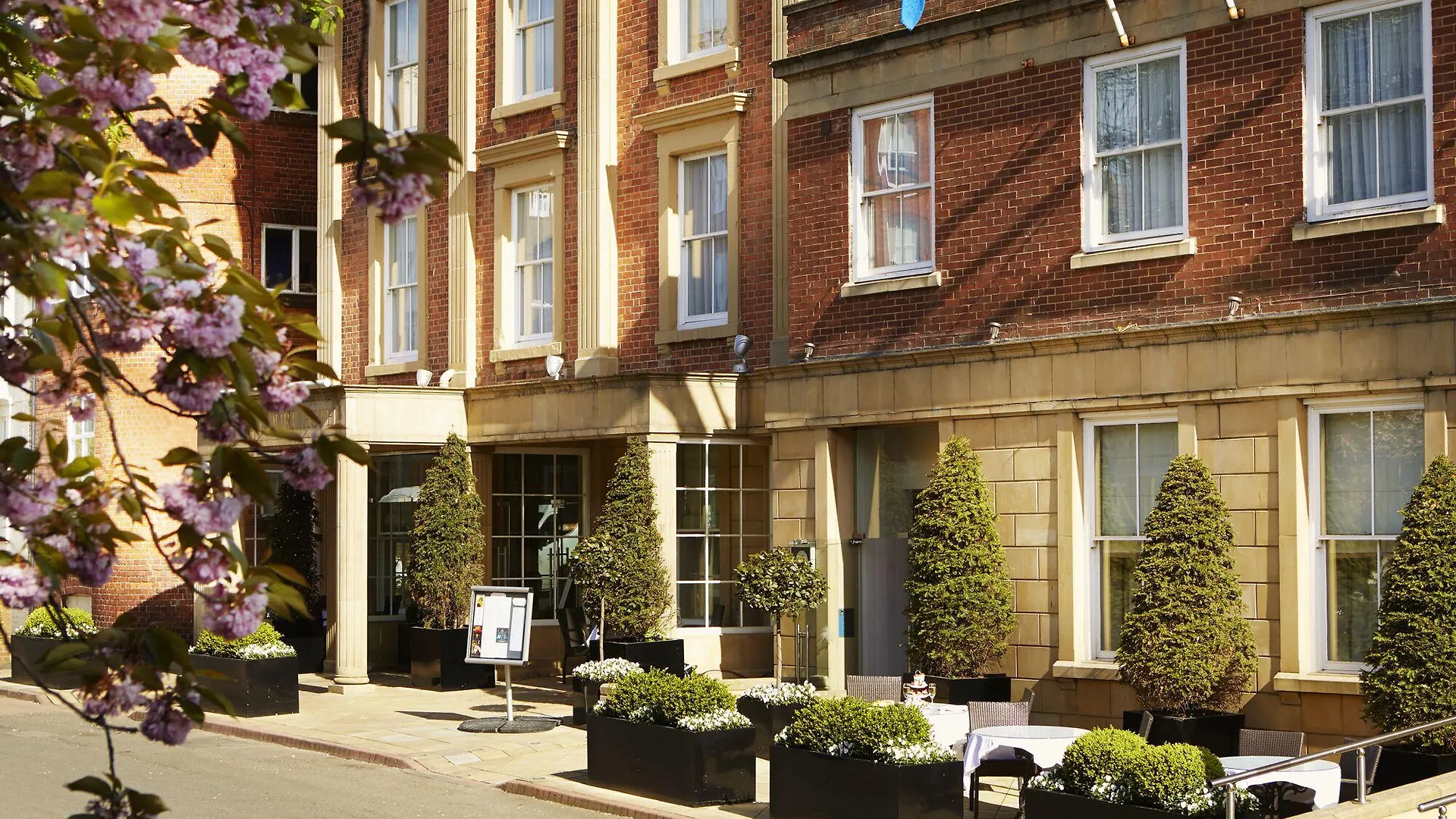 Where to Stay Near Lebberston Golf Club: 4 Central Hotels