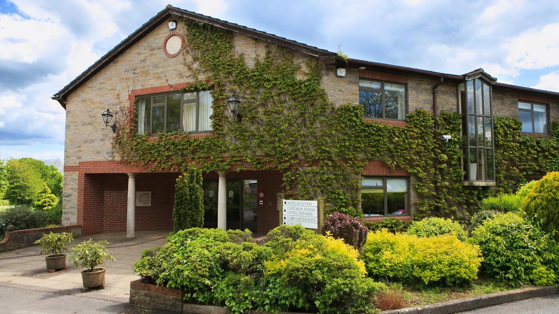 Staying In Somerset: 4 Romantic Hotels Compared